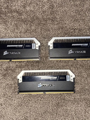 Corsair Dominator Platinum RAM 12GB (3x4GB) 2800MHz new