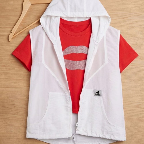 T-shirt with white sporty sleeveless vest gift set