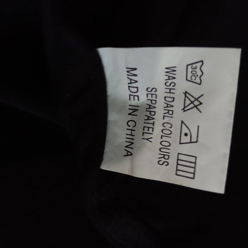 Men's T-shirt large with front print, like new, black