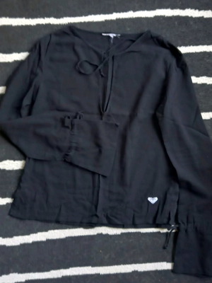 Women's black shirt like new