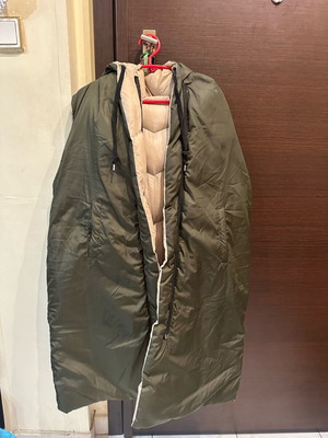 Sleeveless puffer jacket long like new, beige and green