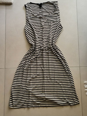 H&M Basic Summer Black and White Dress like new, size S/M