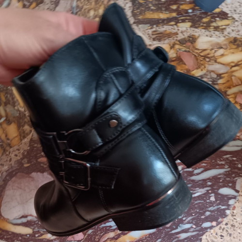 Voi&Noi low ankle boots size 37 used, black with warm lining and zipper
