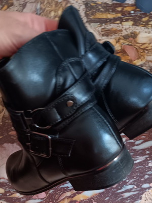 Voi&Noi low ankle boots size 37 used, black with warm lining and zipper