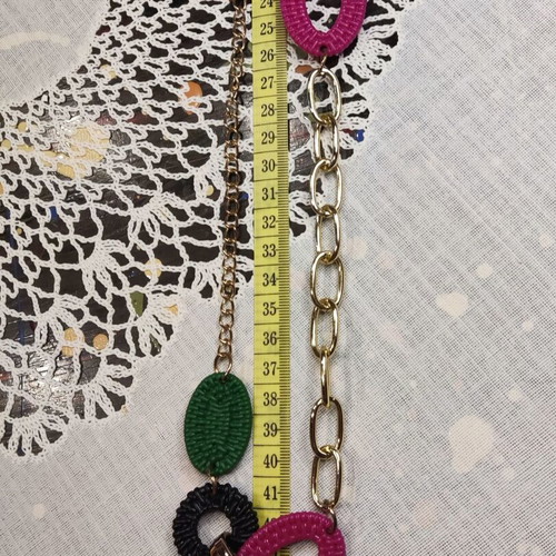 Long necklace like new, multicolor and gold tones