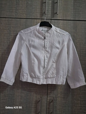 Crop jacket Stradivarius NoM τύπου λινό με 3/4 μανίκι σαν καινούργιο, άσπρο
