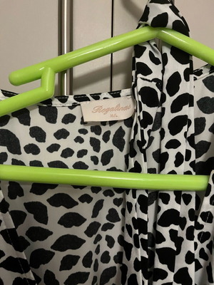 Regalinas dress new, black and white