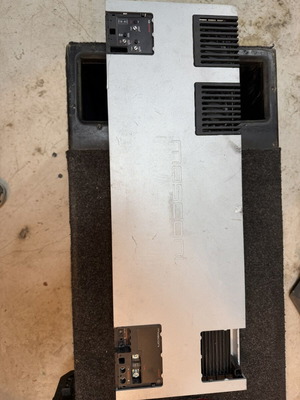 Speaker amplifier used, four channels but only one working