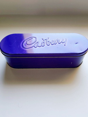 Cadbury Vintage метална кутия употребявана