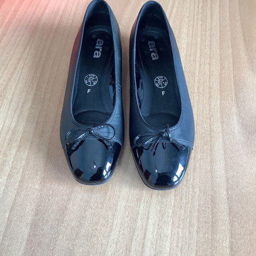 Aerosoles women's ballet flats like new, black, size 37.5