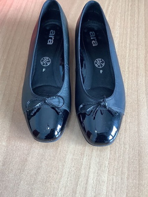 Aerosoles women's ballet flats like new, black, size 37.5