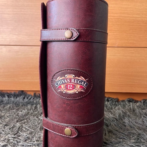 Chivas leather case for 0.7L bottle in excellent condition