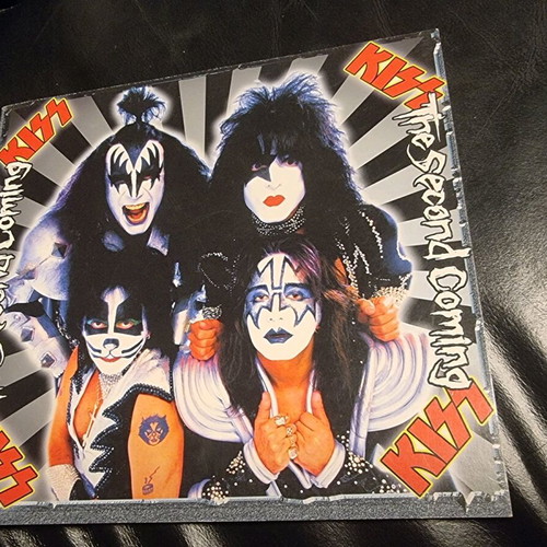 KISS The Second Coming 2 x VHS like new, rock