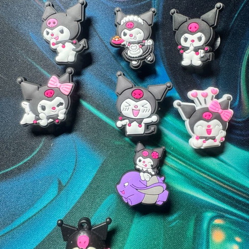 Kuromi charms like new, pack of 7 plus 1 for necklace