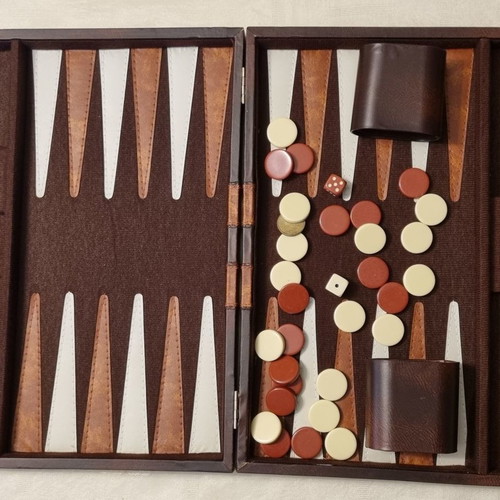 BACKBOARD IN A LEATHER CASE