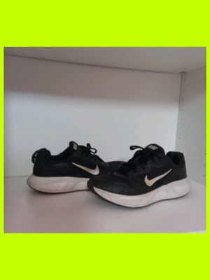 Παπούτσια Nike original αθλητικά μεταχειρισμένα νούμερο 38,5 μαύρα λευκά
