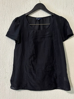 GAP silk blend t-shirt size S, like new, black