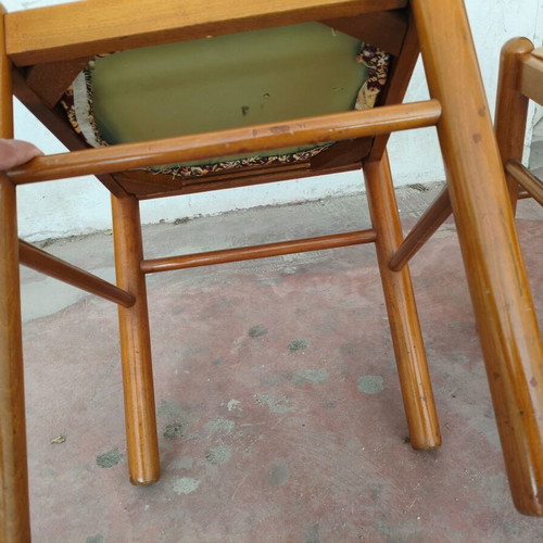 Set of 2 wooden stools used