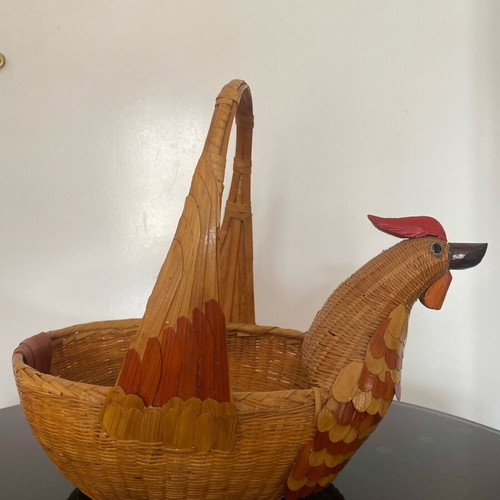 Basket like new, wicker in chicken shape