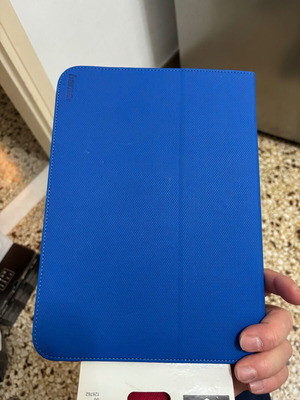 Hama tablet cases for 10-inch tablets like new