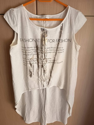 Γυναικεία μπλούζα Shine 2gether μεταχειρισμένη, μέγεθος M/L, άσπρη με ασημί