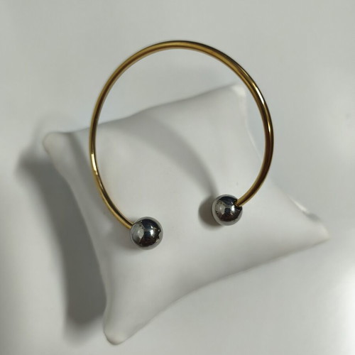 Two steel bracelets in gold color, like new
