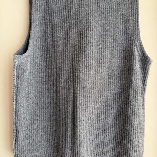 Massimo Dutti wool cashmere vest size M like new gray