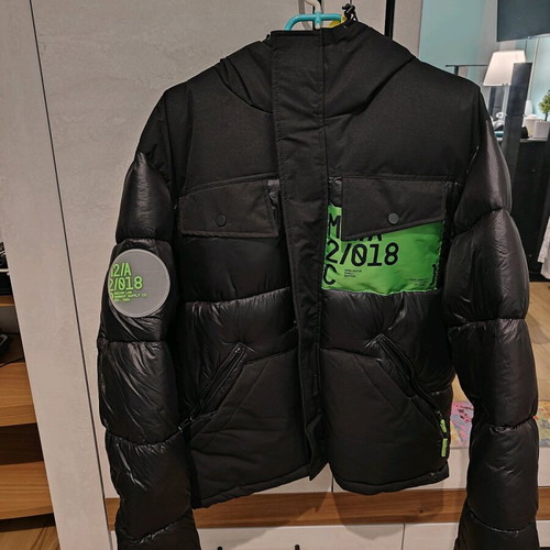 Cropp inflatable jacket with hood new, size Large, black-yellow