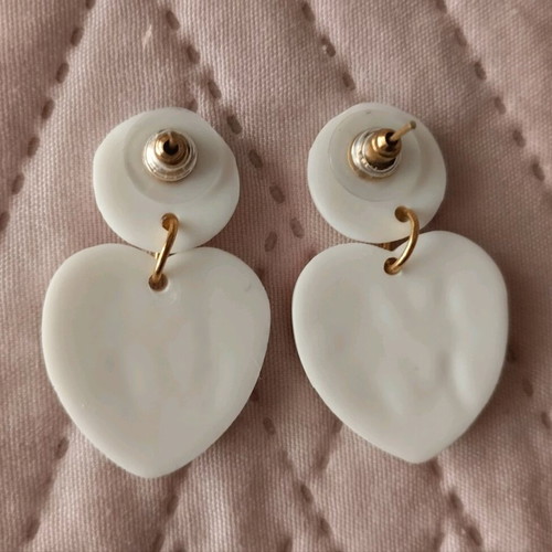 Heart-shaped earrings like new, plastic white and pink with flowers