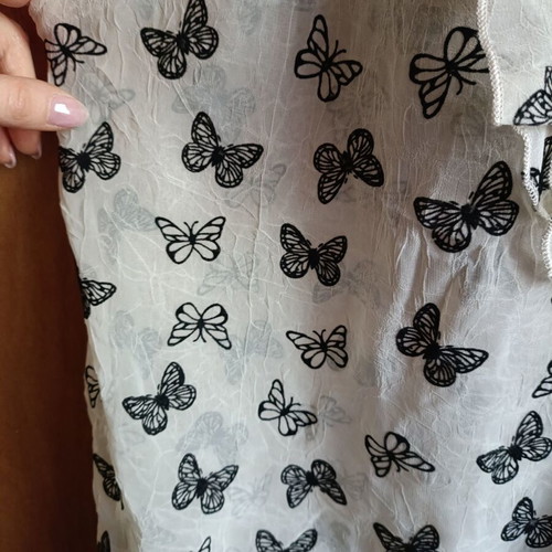 Vintage chic blouse with butterflies and ruffles size M like new