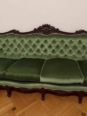 Vintage three-seater sofa Ludovikos XV like new with carved walnut frame and green velvet upholstery