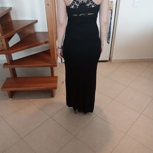 Long sleeveless dress with sporty embroidered back like new, black