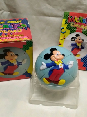 Vintage spherical Rubik's-type puzzle "Mickey's Challenge" like new, 90s