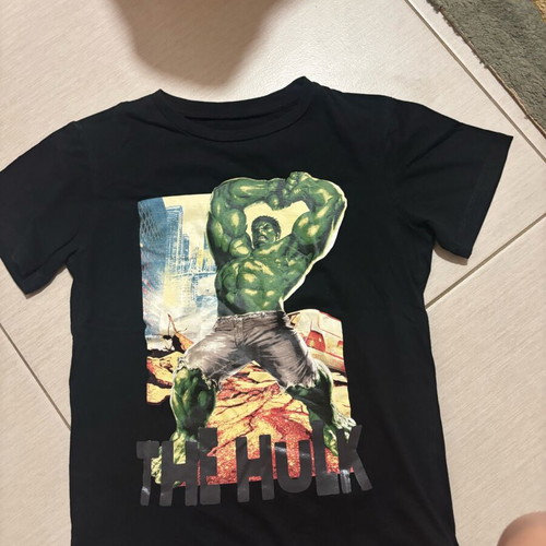 Hulk T-shirt like new for 9-year-old child