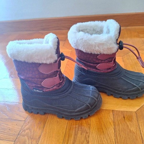 Kickers apres ski boots used for girl size 28