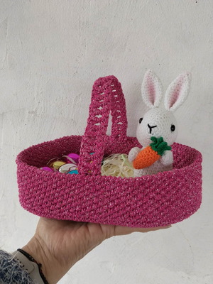 Handmade knitted fuchsia basket with metallic shine and wooden base new