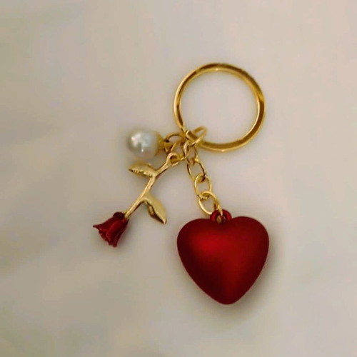 Keychain Heart with Rose and Pearl new, red and gold tone
