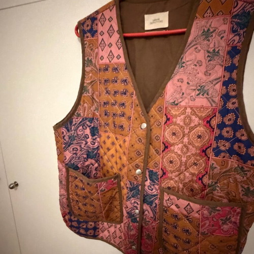 Urban Outfitters vest small like new with pockets and buttons