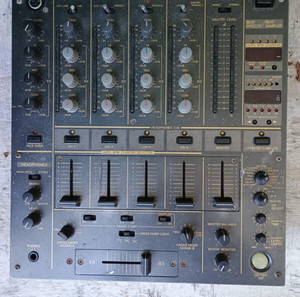 Pioneer DJM-600 – Επαγγελματικός DJ Mixer με Effects & Sampler