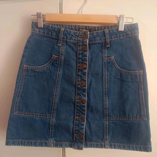 Stradivarius denim skirt like new with front buttons, blue