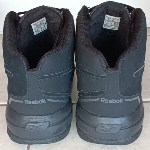 Reebok men's athletic boots size 44 like new, black