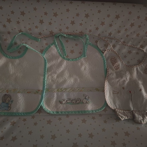 Baby layette set with paw blanket and clothes