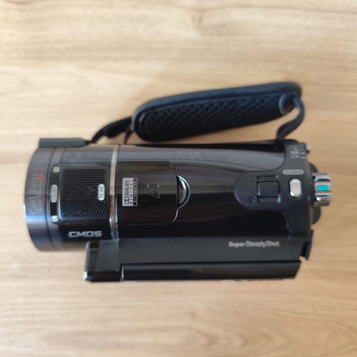 Sony Handycam HDR-CX7 camcorder like new