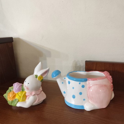 Decorative bunny like new with storage space