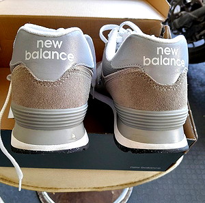 new balance 574 classics παπούτσια  νούμερο 45 αγορασμένα 110euro από kosmossport