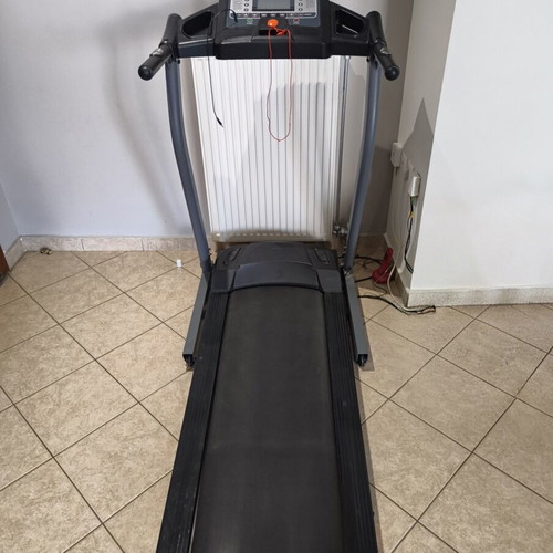 Viking GV-4000NA treadmill used with hydraulic folding and MP3