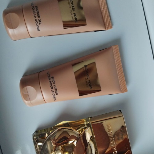 Michael Kors Pour Femme Set Eau De Parfum 50ml with Shower Gel and Body Lotion new