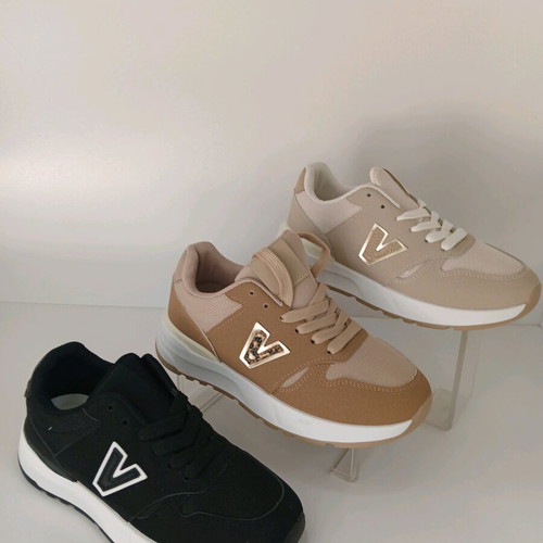 Women's athletic boots new, available in 3 colors