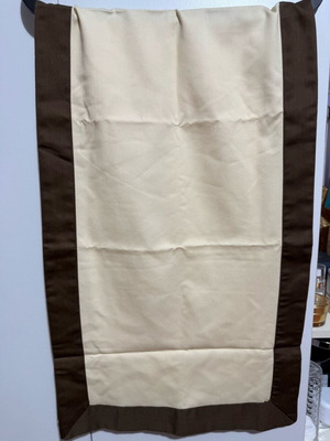 Table runner like new 42x136 cm