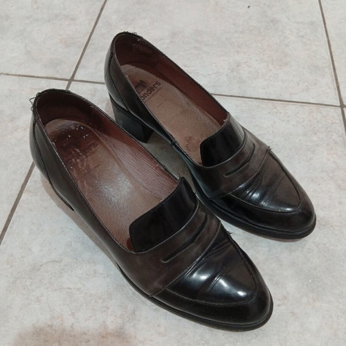 Women's shoes size 37, like new